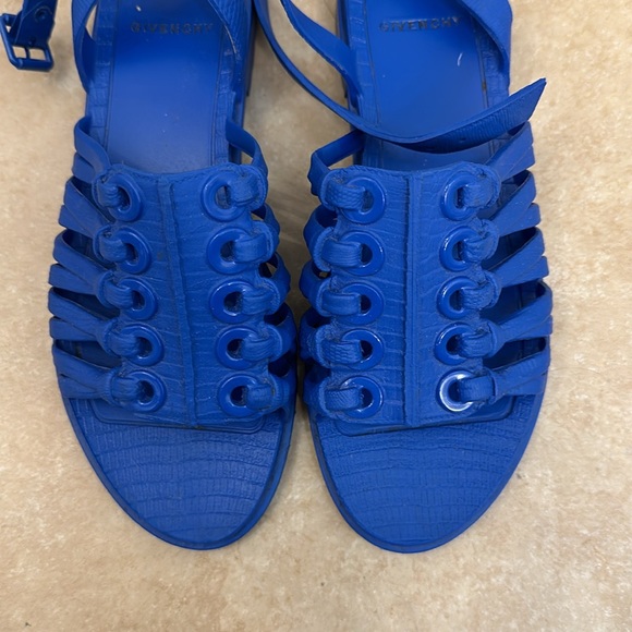 Givenchy royal blue rubber sandals size 36 - Picture 4 of 6